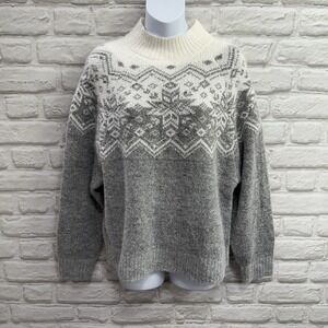 Nordic Fair Isle Sweater Womans Sz M Classic Cabincore Christmas Gray Snowflakes
